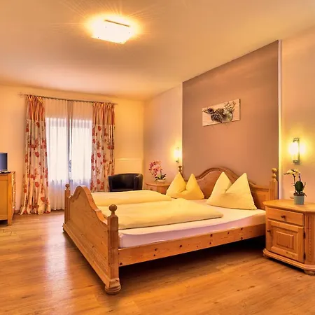 Landgasthof Moser & Restaurant Bootshaus Гостевой дом 4*