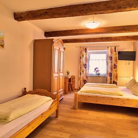 Landgasthof Moser & Restaurant Bootshaus Konukevi Windorf (Passau)