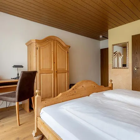 Konukevi Landgasthof Moser & Restaurant Bootshaus Windorf (Passau)