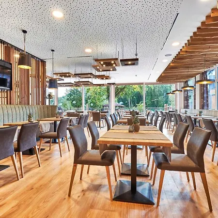 Landgasthof Moser & Restaurant Bootshaus Konukevi Windorf (Passau)