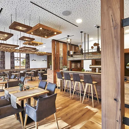 Landgasthof Moser & Restaurant Bootshaus Windorf (Passau)