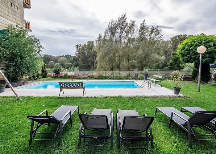 Landgasthof Moser & Restaurant Bootshaus Windorf (Passau)