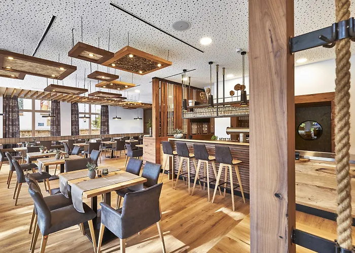Landgasthof Moser & Restaurant Bootshaus Windorf (Passau)